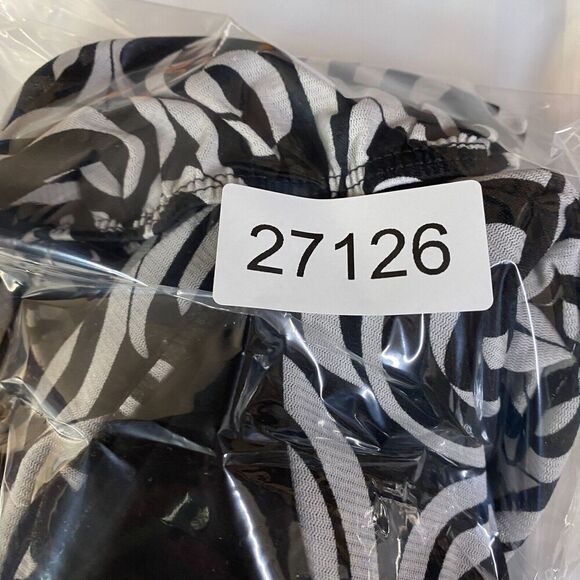 5/$45 MKM Blouse Women M Medium Black Geometric V-Neck Short Sleeve Pullover - Picture 6 of 6